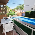 アパート Con Piscina En