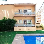 Con Piscina En