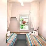 Con Piscina En アパート